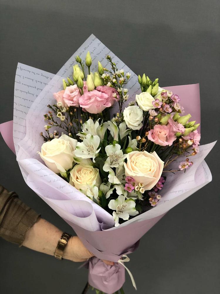 Букет цветов из: Альстромерии, Розы и Лизиантусы в Сертолово