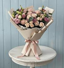 Букет цветов из:  Розы и Лизиантусы в Сертолово