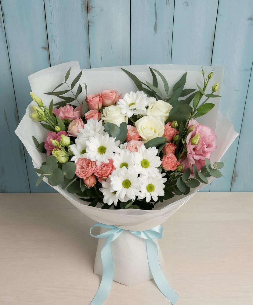 Букет цветов из: Розы, Лизиантусы и Хризантемы в Сертолово