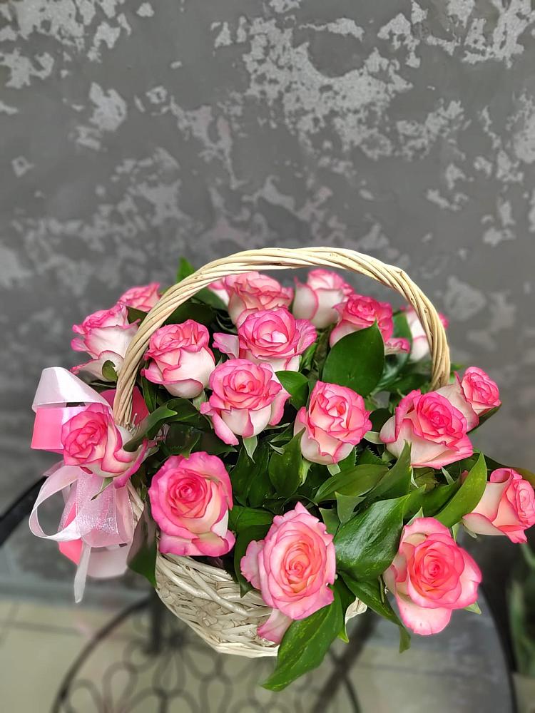 Цветочная композиция из Розы в корзине в Сертолово