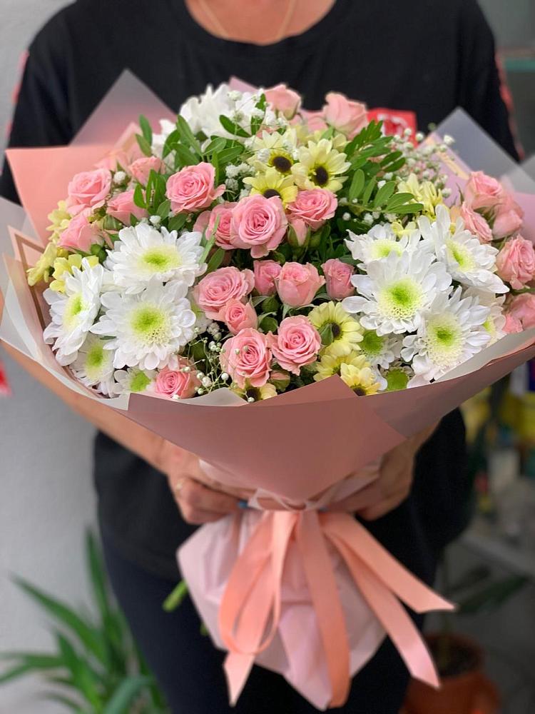 Букет цветов из: Розы и Хризантемы в Сертолово