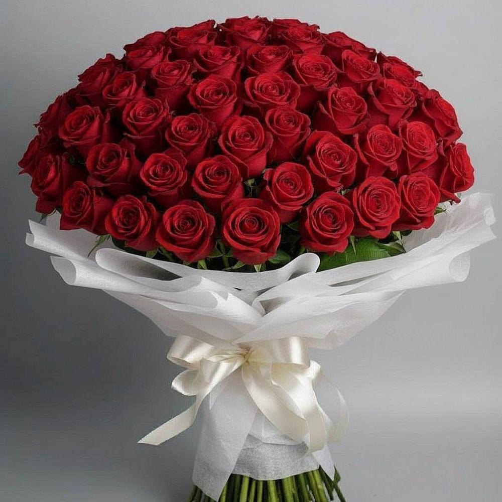 Букет 101 Красная роза Блэк Мэджик в Сертолово