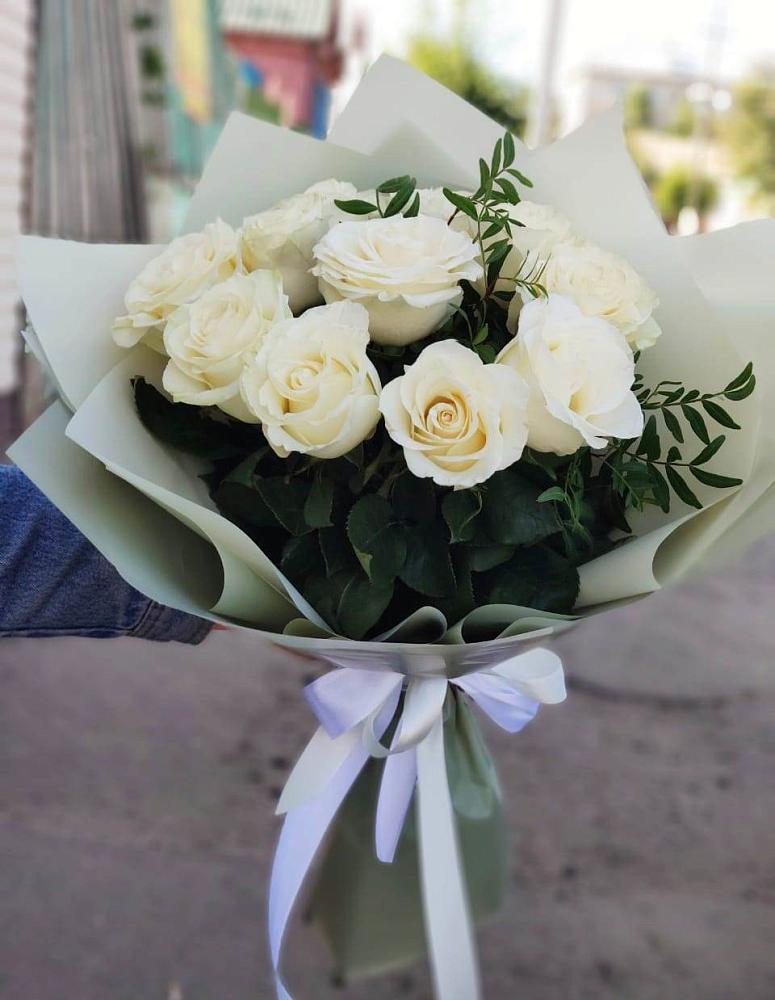 Букет Белые розы Проуд в Сертолово