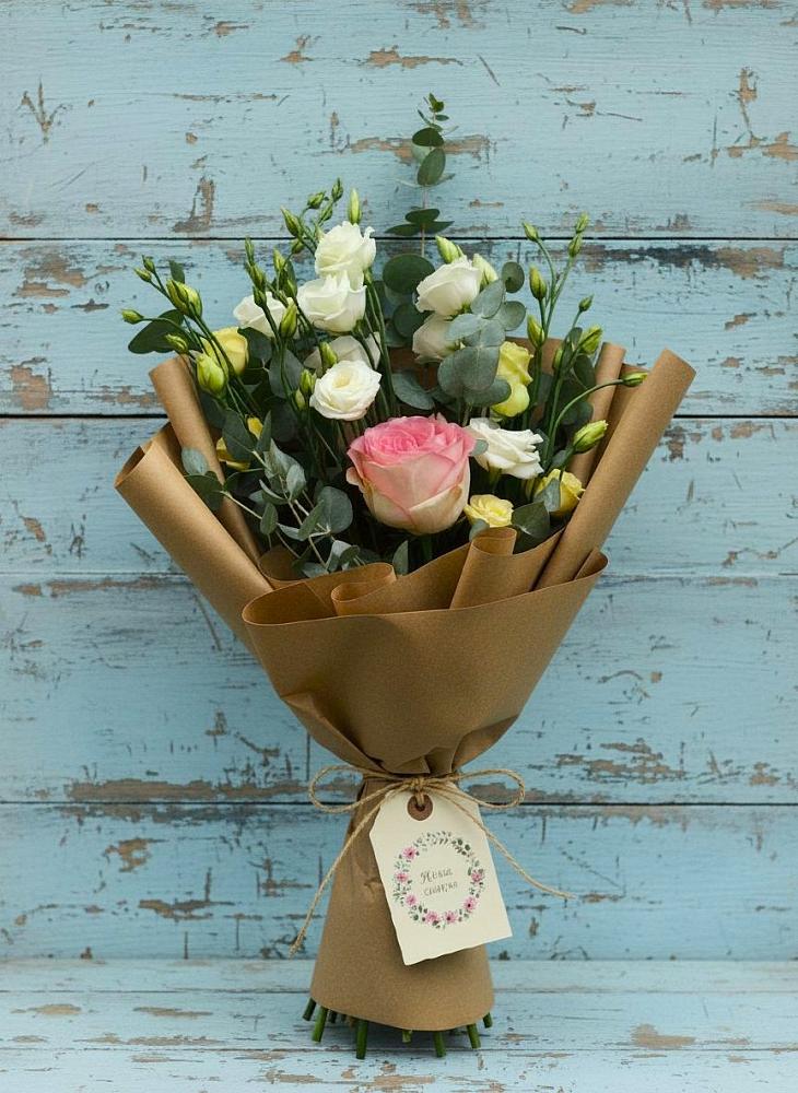 Букет цветов из: Розы и Лизиантусы в Сертолово