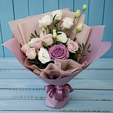 Букет цветов из:  Розы и Лизиантусы в Сертолово