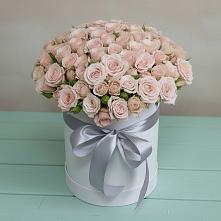 Цветочная композиция из Розы в шляпной коробке в Сертолово