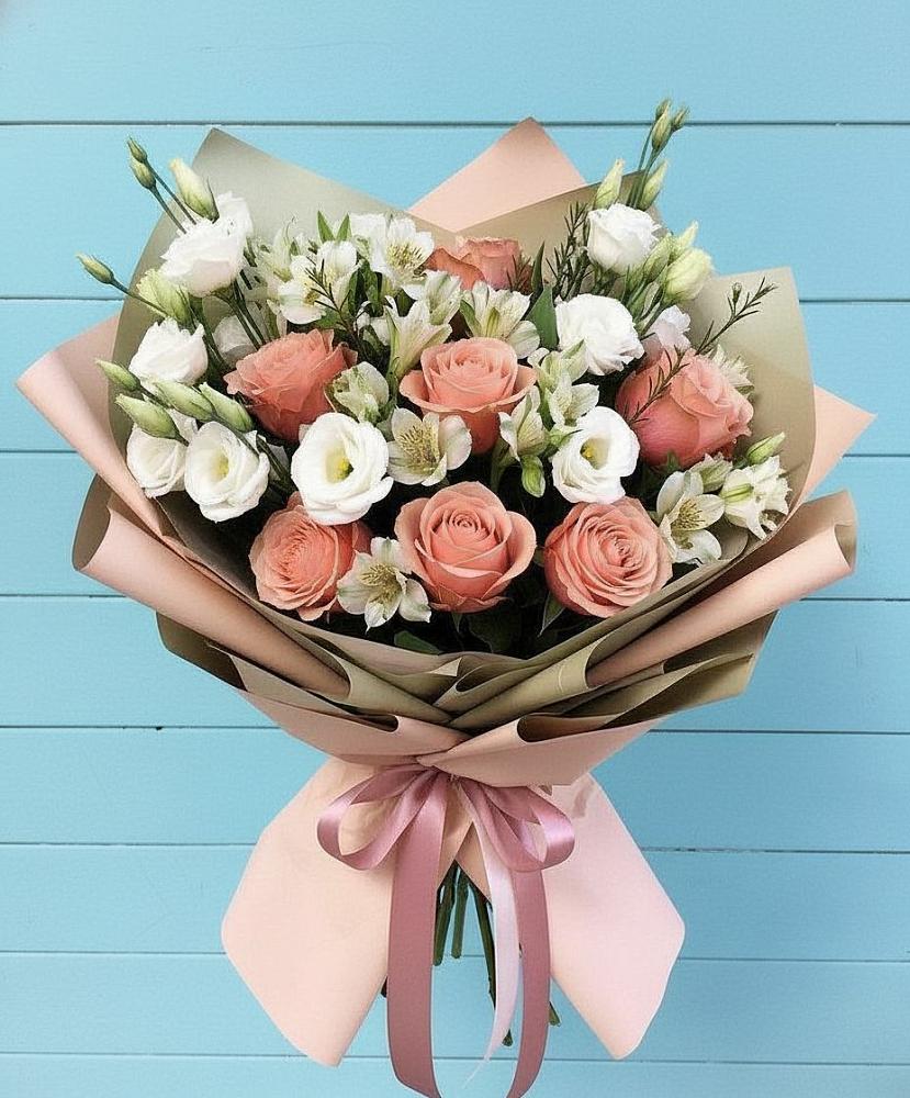 Букет цветов из: Розы, Альстромерии и Лизиантусы в Сертолово