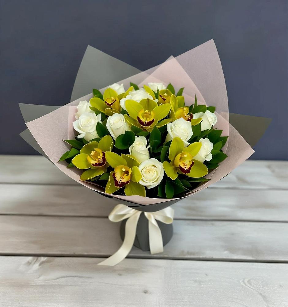 Букет цветов из: Орхидеи и Розы в Сертолово