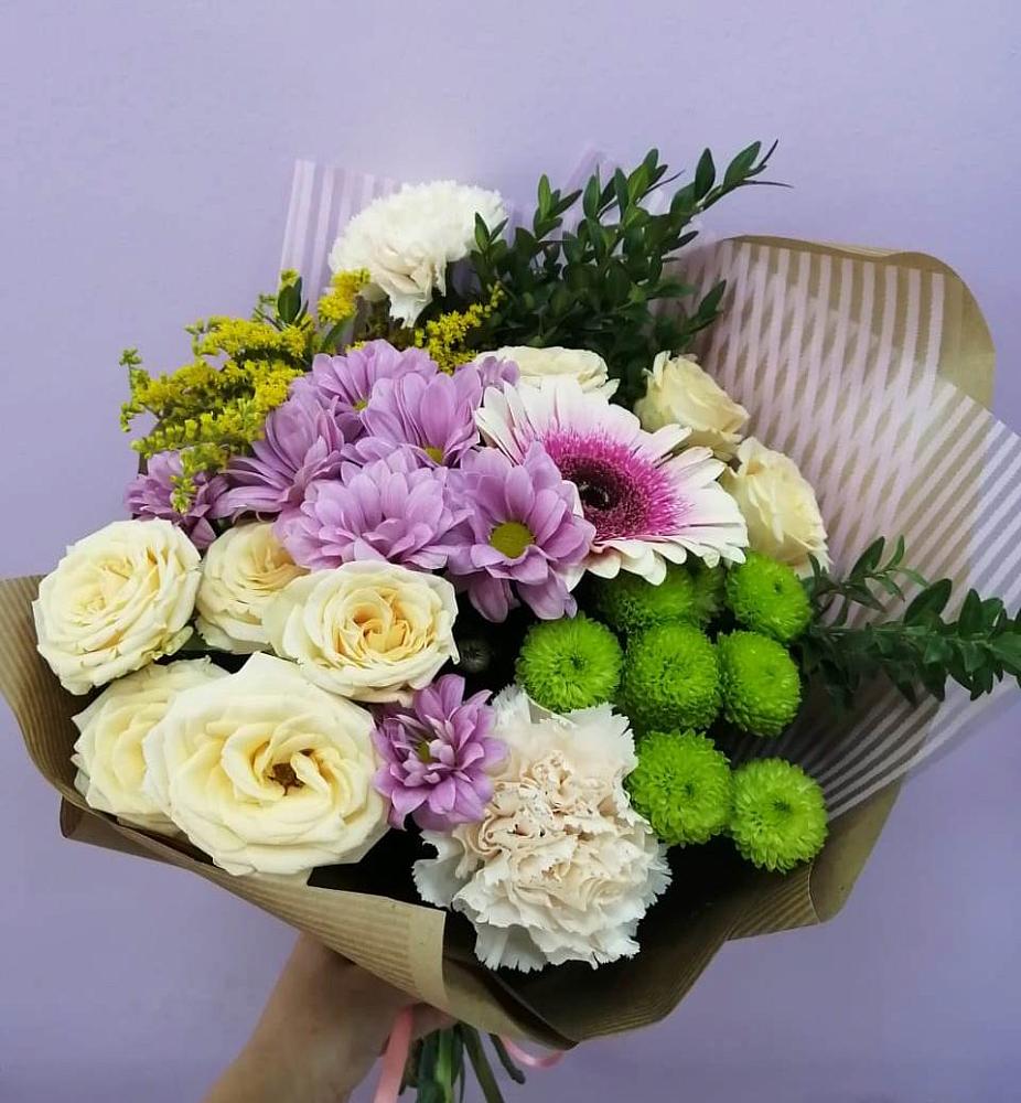 Букет цветов из: Хризантемы, Розы, Гвоздики и Герберы в Сертолово