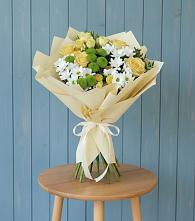 Букет цветов из:  Хризантемы и Розы в Сертолово