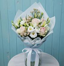 Букет цветов из:  Розы и Лизиантусы в Сертолово