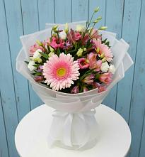 Букет цветов из:  Герберы, Альстромерии и Лизиантусы #REPLACE_PRED# Сертолово