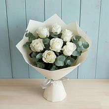 Букет Белые розы в Эвкалипте в Сертолово