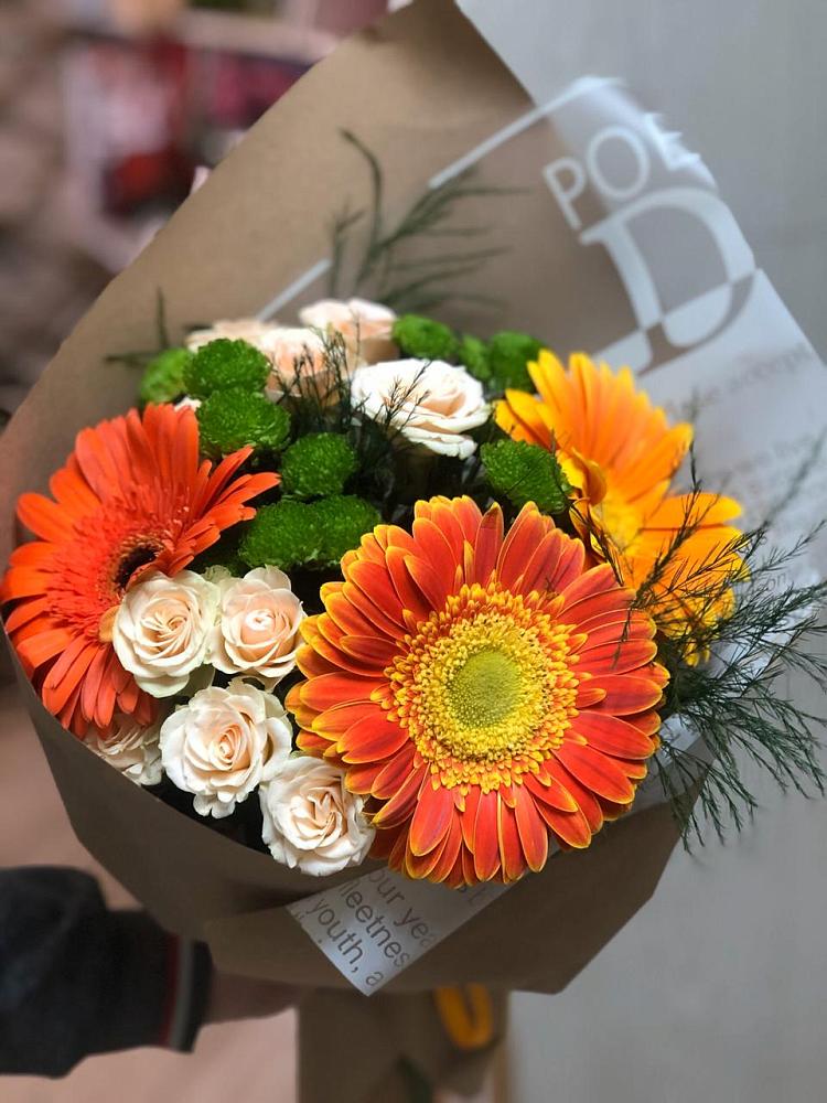 Букет цветов из: Герберы, Хризантемы и Розы в Сертолово