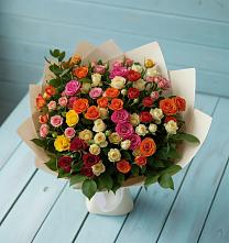 Букет Микс из разноцветных кустовых роз в Сертолово